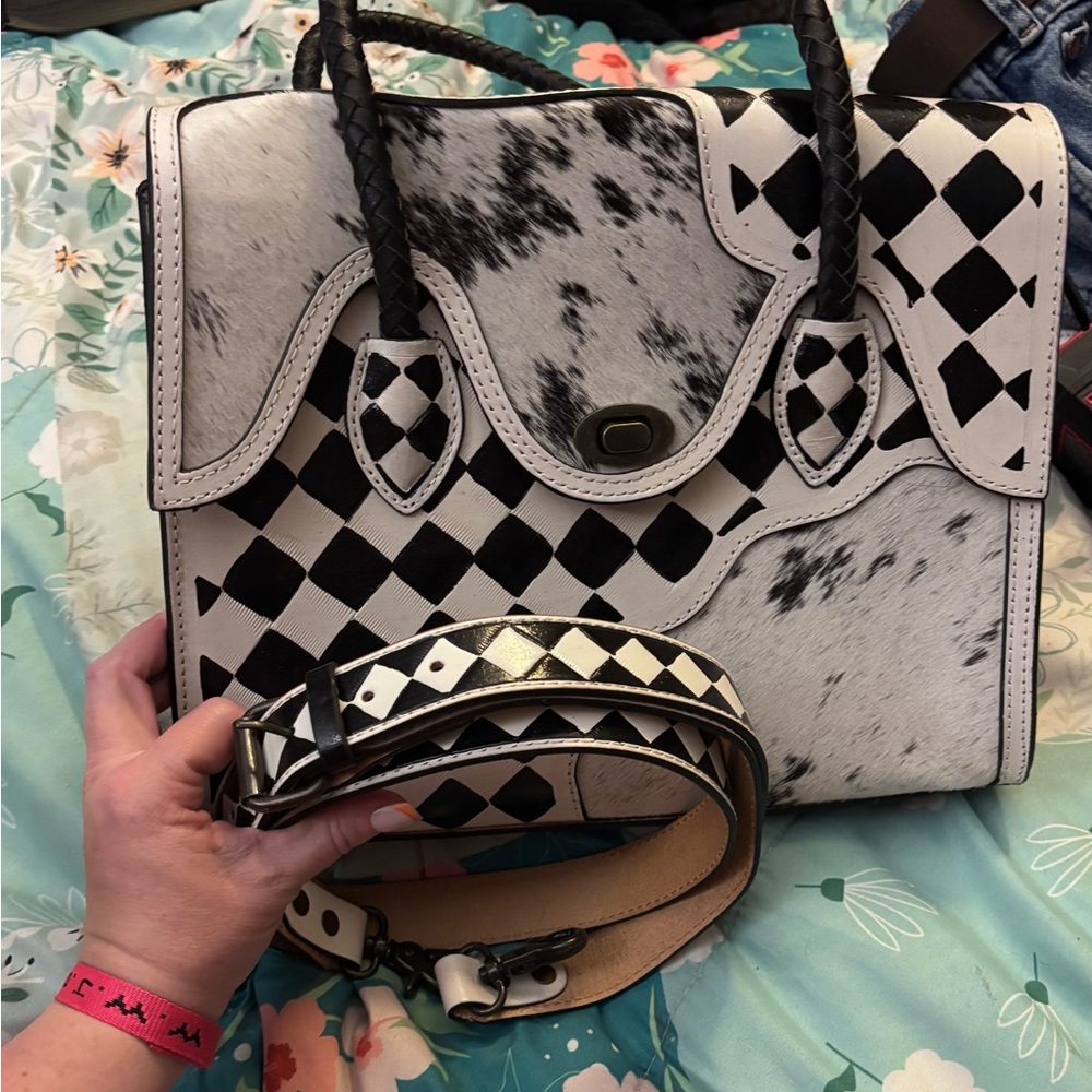 Elegant Black and White Checkered Shoulder Bag